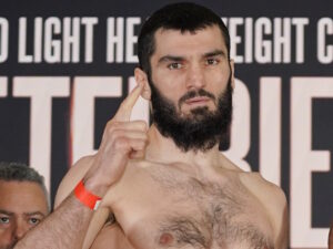 Artur Beterbiev disposto a combattere con Benavidez