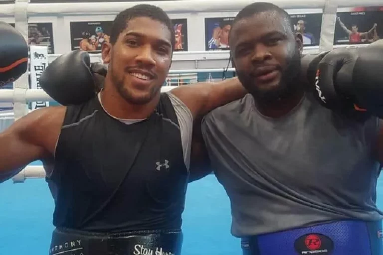Bakole sparring con Joshua