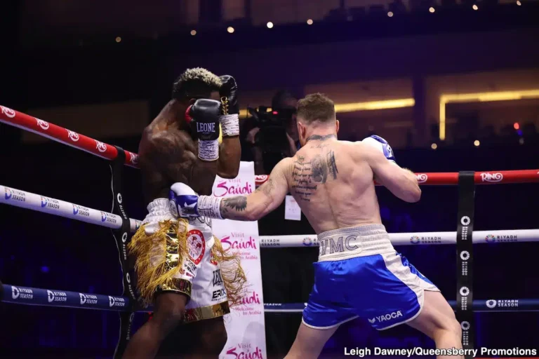 Canelo Alvarez batte ai punti William Scull