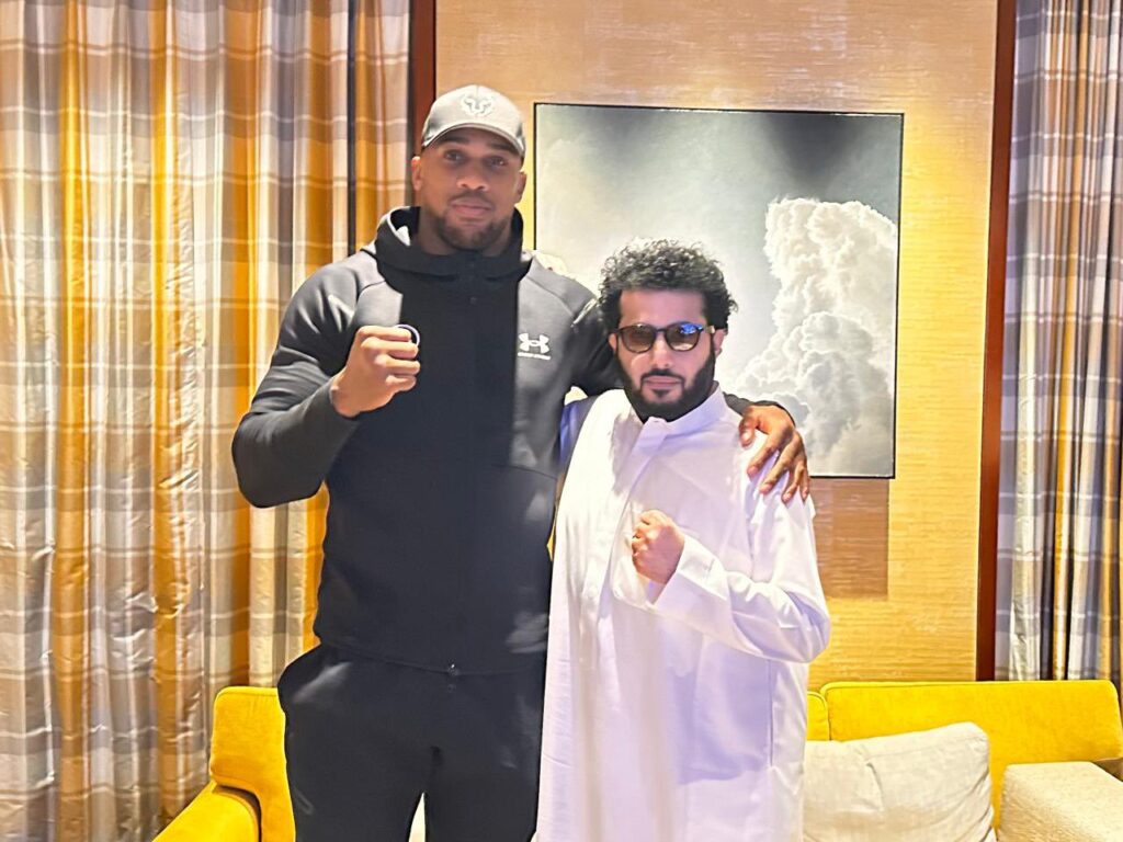 Joshua e la firma con Turki per i prossimi 3 match in Arabia