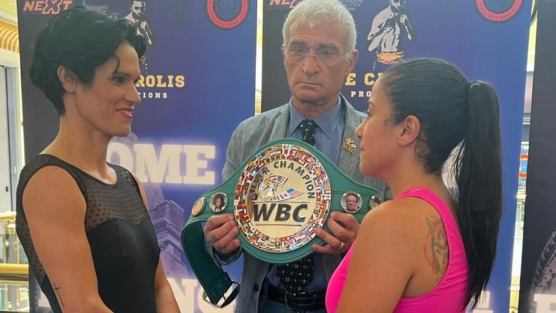 Stephanie Silva batte Mary Romero per il WBC silver supermosca