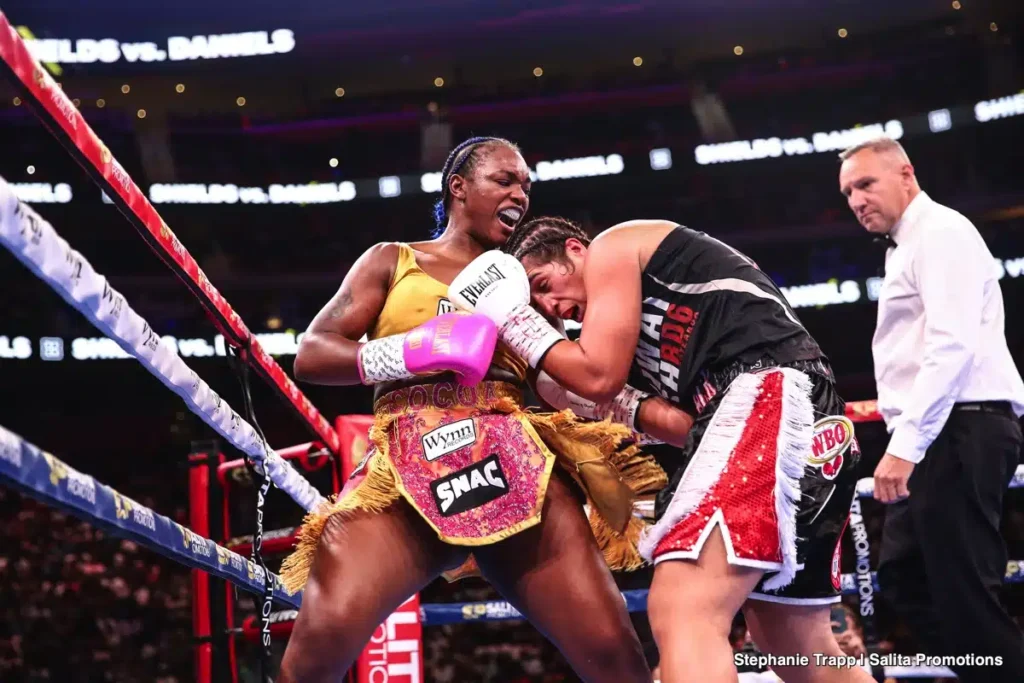 Claressa Shields resta campionessa: battuta Lani Daniels