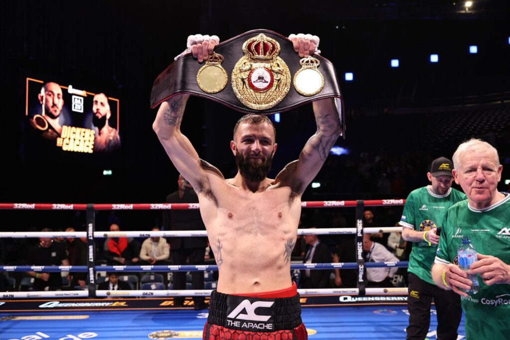 Anthony Cacace batte Jazza Dickens ed ottiene il titolo WBA dei pesi superpiuma