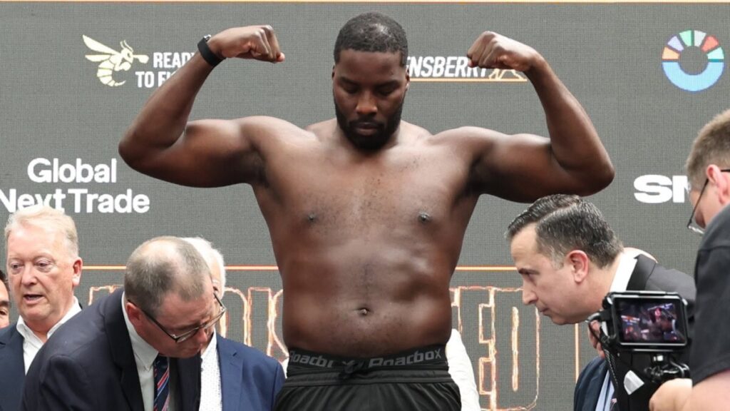 Okolie non passa test antidoping match con Yoka saltato