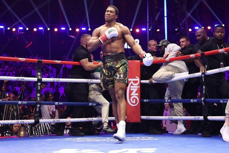 Joshua va al tappeto ma batte Prenga per KO