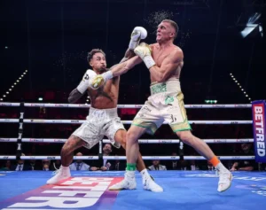 Whittaker batte Wallace